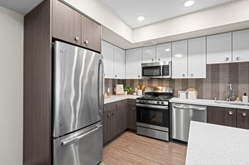 Modern Kitchen at L Seven Apartments in San Francisco, CA 94103